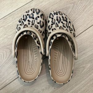 Leopard crocs